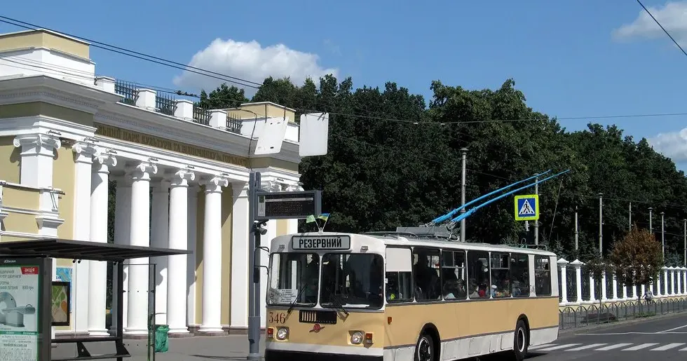 Фото Харківської міської ради Саме сьогодні 84 роки тому у Харкові на дебютний маршрут виїхав перший тролейбус.