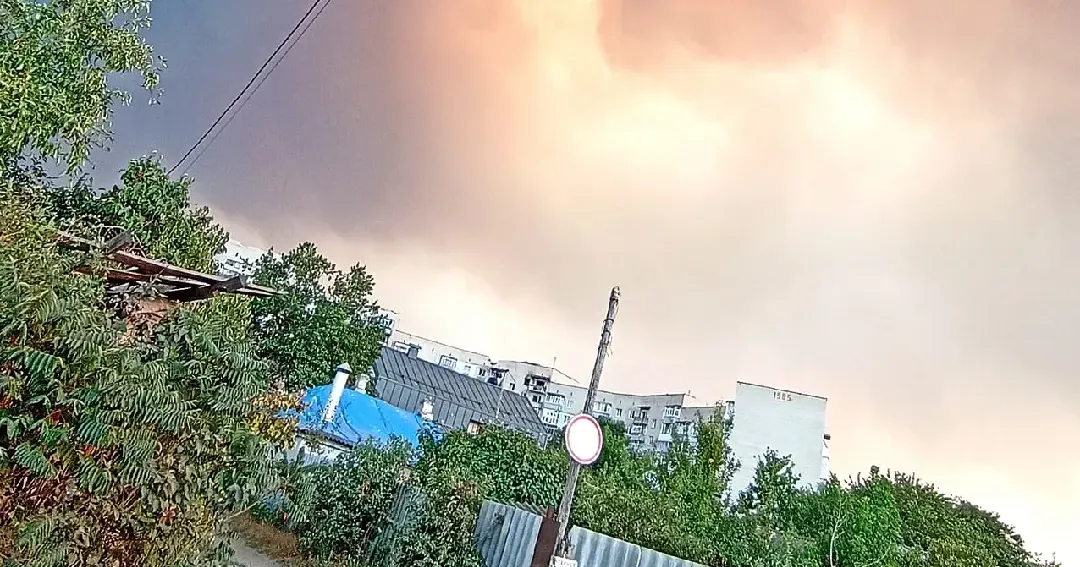 Ізюм, центральна частина міста / Фото: Юрій Золотоверхий (facebook) Пожежі вирують в Ізюмському районі, зі Студенка проведено масову евакуацію (фото, відео) на порталі Gromada Group
