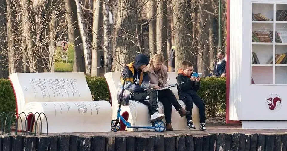 Буккросінг у Харкові. Фото з соціальних мереж З’явився вже короткий список Шевченківської премії з літератури - 2024. За традицією «Громада» представляє спочатку прозу.