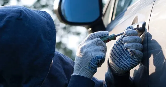 Інформація Опендатабот Кількість автоугонів повернулася на довоєнний рівень. Після рекордного всплеску автовикрадень у перший рік повномасштабного вторгнення, за даними МВС, кількість автоугонів повертається до звичного рівня. Так, у 2023 році зафіксовано майже стільки ж викрадень авто, як до початку повномасштабної.
