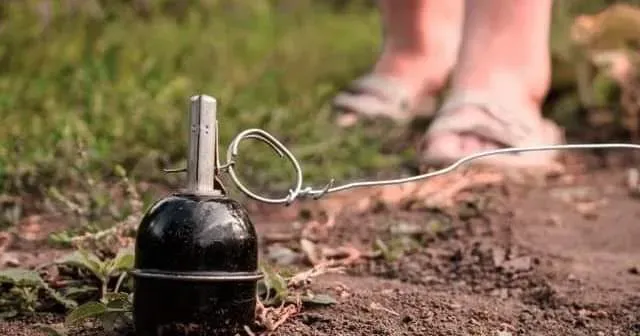 Фото ДСНС в Харківській області Працівники ДСНС розказали, як виглядає розтяжка та чому вона небезпечна