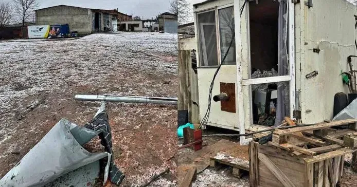 Наслідки ракетного обстрілу Харкова, 7 лютого / Фото: Сергій Болвінов Внаслідок обстрілу Харкова постраждали працівники підприємства (ФОТО) на порталі Gromada Group