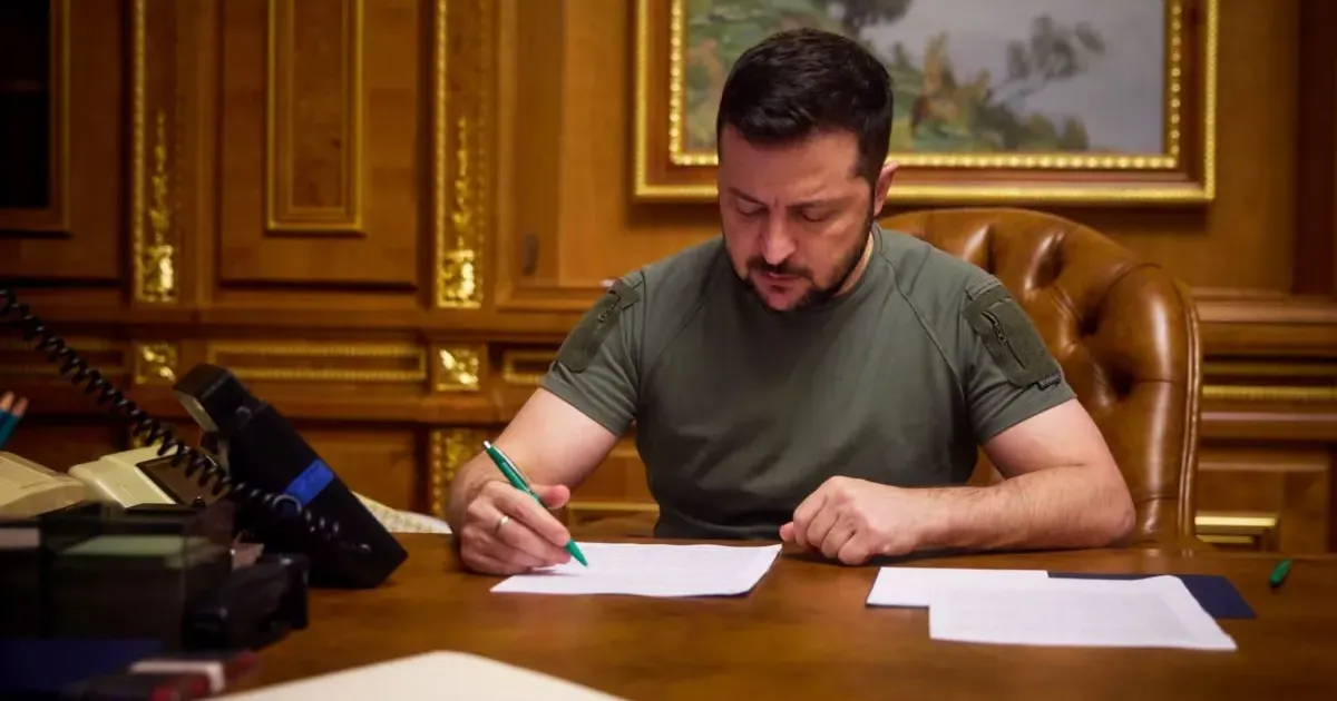 Президент України Володимир Зеленський, Фото з відкритих джерел Закон про декриміналізацію крадіжок до 3 тис. грн підписано президентом на порталі Gromada Group