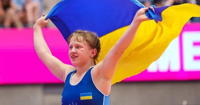 Фото з відкритих джерел 17-річна борчиня з Бахмута Марія Єфремова виграла чемпіонат Європи U20 в Іспанії та присвятила перемогу Україні
