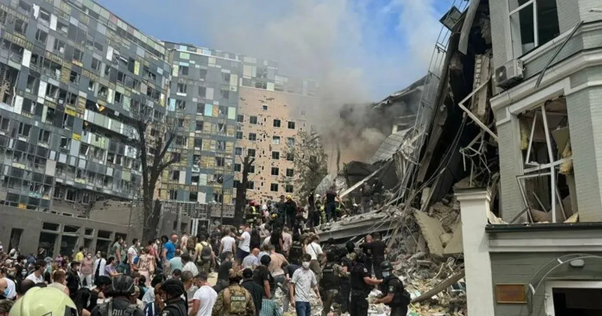 Фото РБК-Україна Понад 50 поранених, одна лікарка загибла, евакуювали понад 600 пацієнтів: Ляшко – про наслідки обстрілу "Охматдиту" на порталі Gromada Group