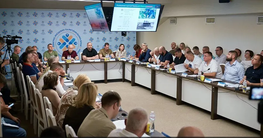 Джерело: Міська рада Харкова Міський голова Харкові взяв участь у засіданні Конгресу місцевих та регіональних влад при Президентові України на порталі Gromada Group
