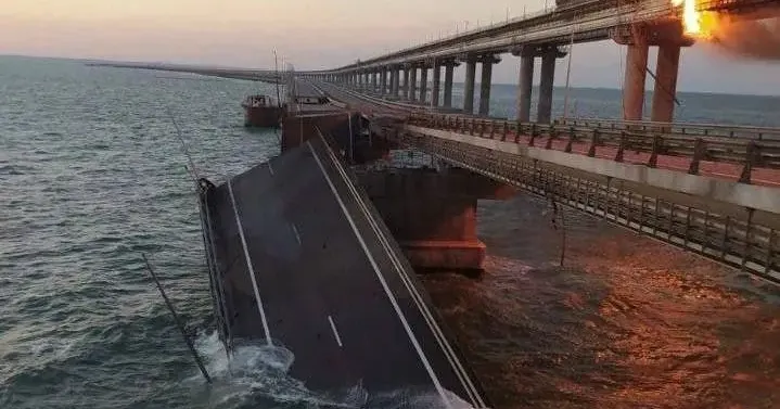 Hа залізничній гілці Кримського мосту потужна пожежа