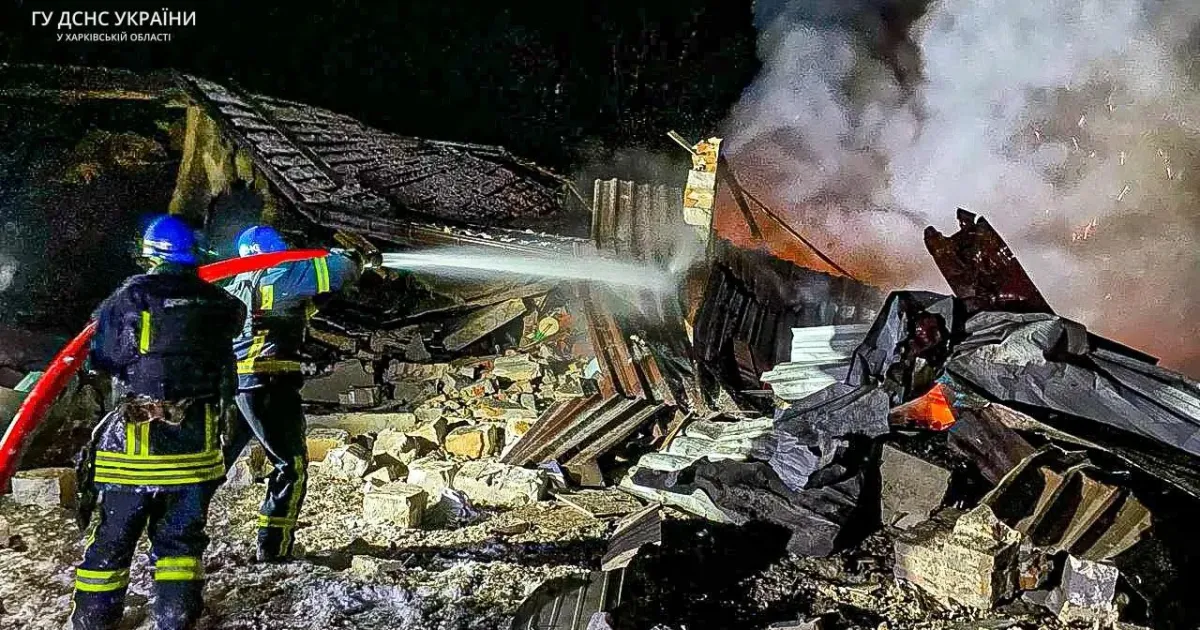 Фото: ГУ ДСНС України у Харківській області Ворожі безпілотники атакували Великий Бурлук: виникли пожежі, зруйновані цивільні об'єкти на порталі Gromada Group