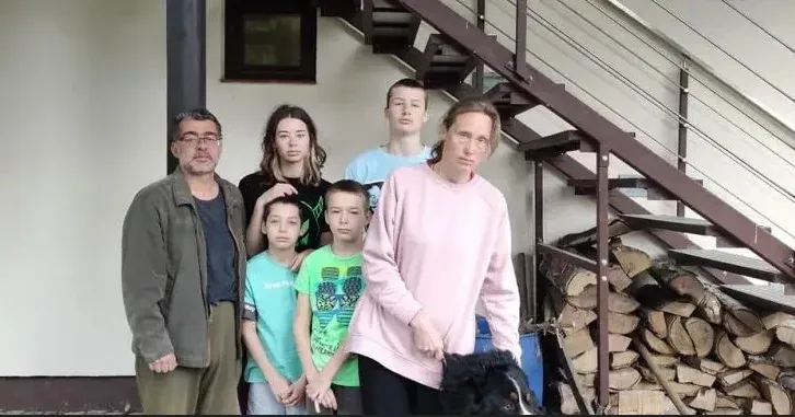 Три місяці в окупації в селі Борщова Липецької громади перебувала родина директора харківської телекомпанії АТН Олега Юхта. З дозволу автора ми публікуємо його спогади про окупацію, які є уривками дописів на Facebook.