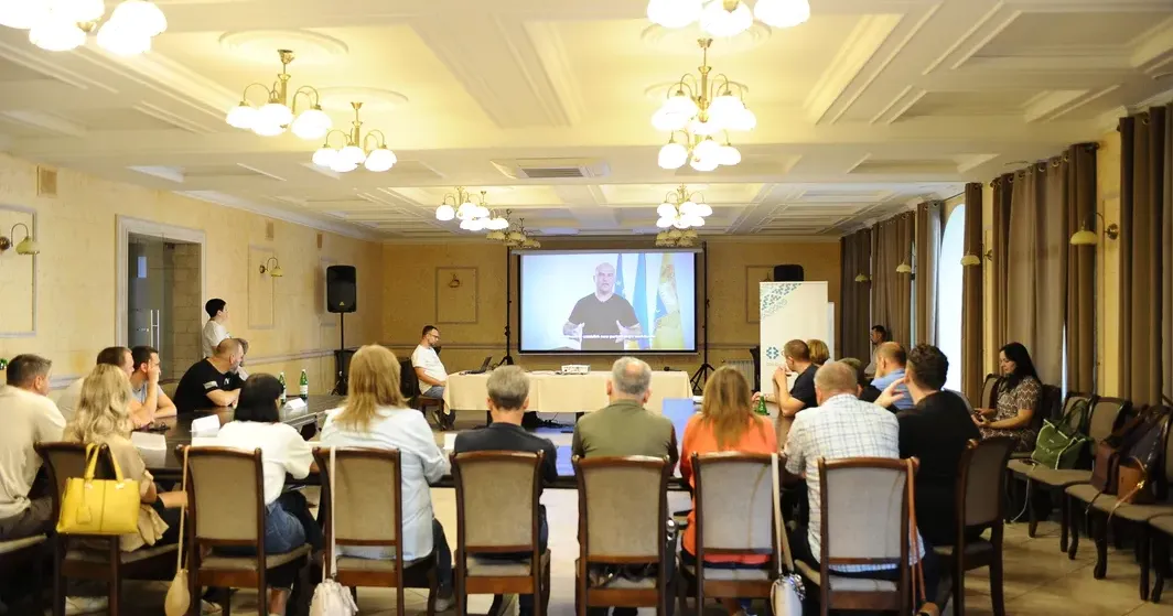 Прес-служба DiXi Group 10 громад України представили проєкти енергетичних планів та перейняли енергоефективні практики Чорткова в рамках проєкту DiXi Group на порталі Gromada Group