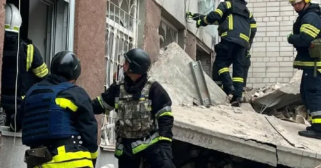 Фото: У Чернігові кількість жертв знову зросла (t.me/dsns_telegram) У Чернігові внаслідок ракетного удару РФ загинули 14 осіб (ФОТО, ВІДЕО) на порталі Gromada Group