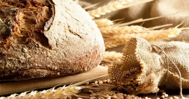 Світлина ілюстративна, з відкритих джерел. Кому війна, а кому - мати рідна на порталі Gromada Group