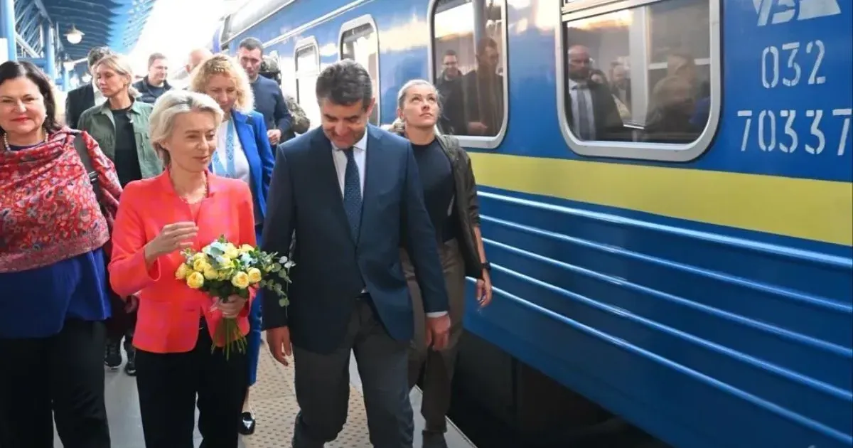 Фото: сторінка Урсули фон дер Ляєн у соцмережі X Президентка Єврокомісії Урсула фон дер Ляєн прибула до Києва: мета візиту на порталі Gromada Group