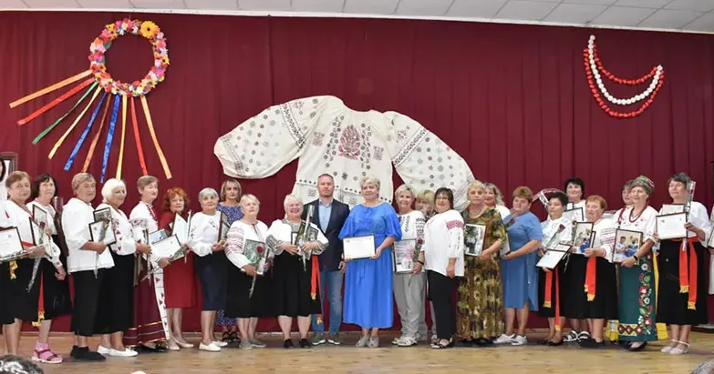 Фото Печенізької СВА Печеніжці відтепер мають свій символічний Оберіг громади - унікальну рукотворну вишивану сорочку на порталі Gromada Group