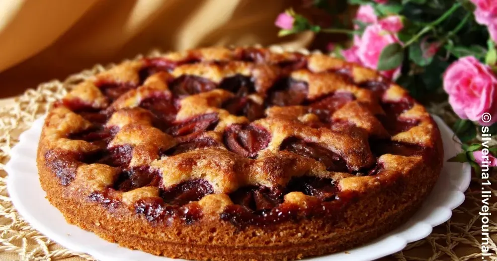 Рецепт найрозкішнішого у світі пирога зі сливами Plum Torte, ідеального для приготування в серпні і вересні, газета "Нью-Йорк Таймс" публікувала кожного вересня з 1983 по 1989 рік.