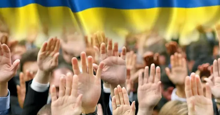 Верховна Рада України готується до прийняття закону про місцеві референдуми в 2021 році. Є велика ймовірність того, що він буде винесений на обговорення парламенту вже за місяць. Експерти Мережі UPLAN розповіли, як це вплине на пересічних громадян, політичне життя в країні, які питання будуть вирішуватися на місцевих референдумах та що робити, якщо вони суперечать Конституції.