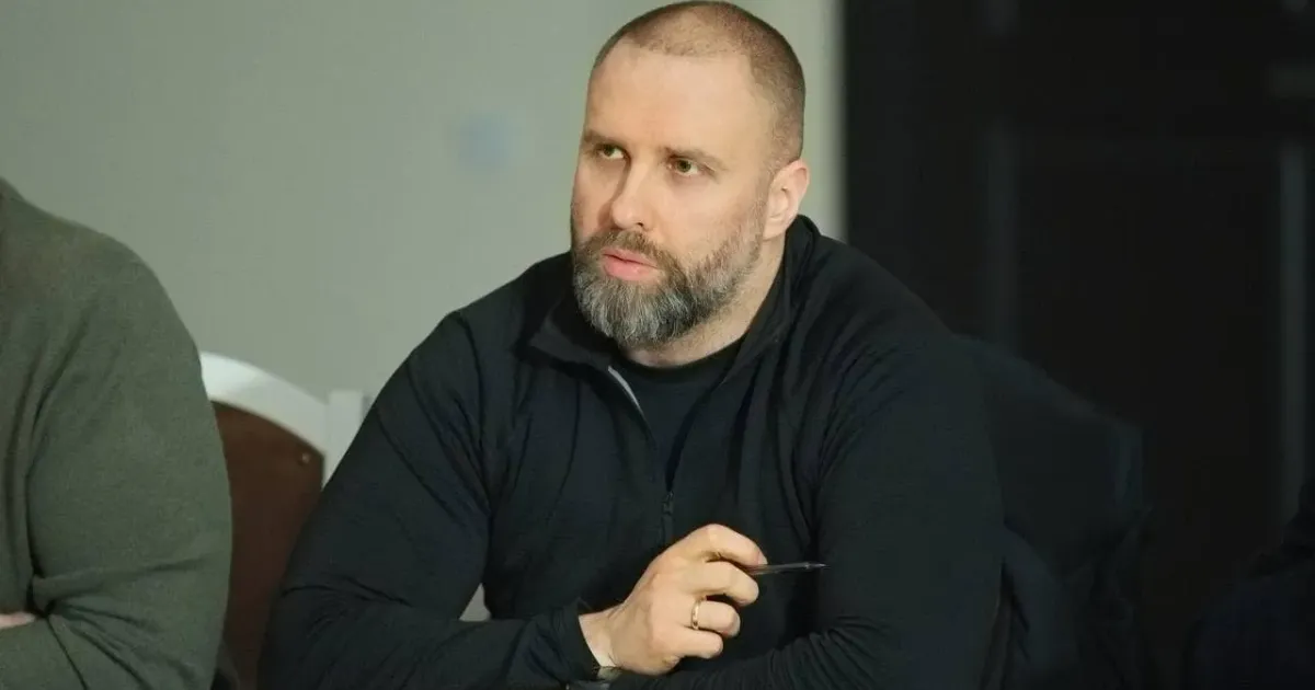 Джерело: Facebook Олега Синєгубова Олег Синєгубов розповів про ліквідацію наслідків ракетного удару (відео) на порталі Gromada Group