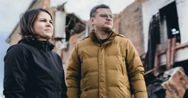 Міністр закордонних справ України Дмитро Кулеба та його німецька колега Анналена Бербок у Харкові Дмитро Кулеба після обстрілу Харкова закликав союзників надати України системи Patriot на порталі Gromada Group