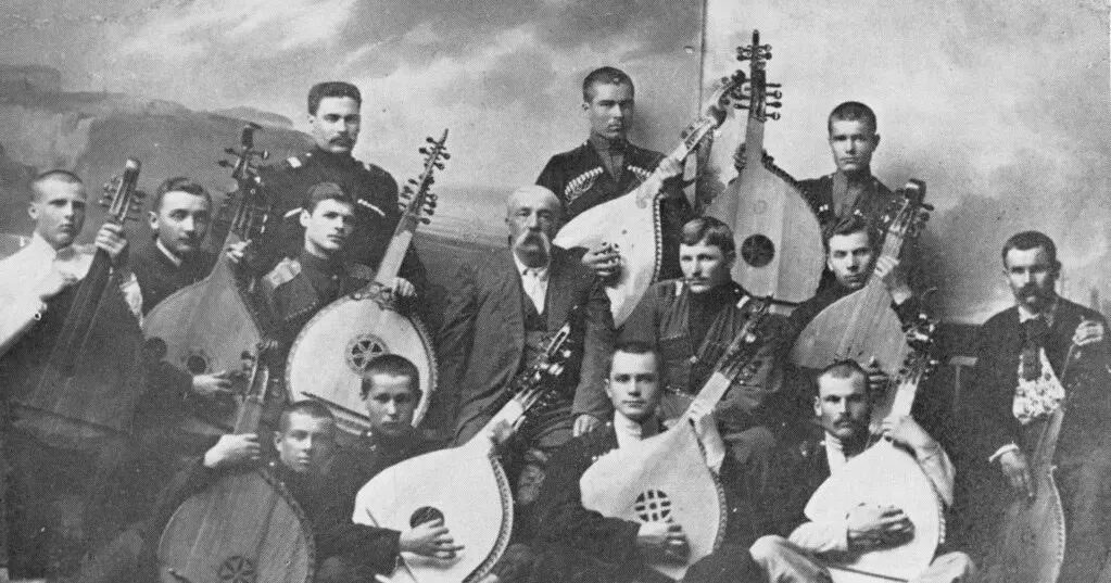 Кубанська кобзарська школа.1916 рік. Фото з відкритих джерел Українці Кубані і Харків. Кіноактор початку ХХ століття, бандурист Дмитро Байда-Суховій грав у радіоефірі 100 років тому на порталі Gromada Group