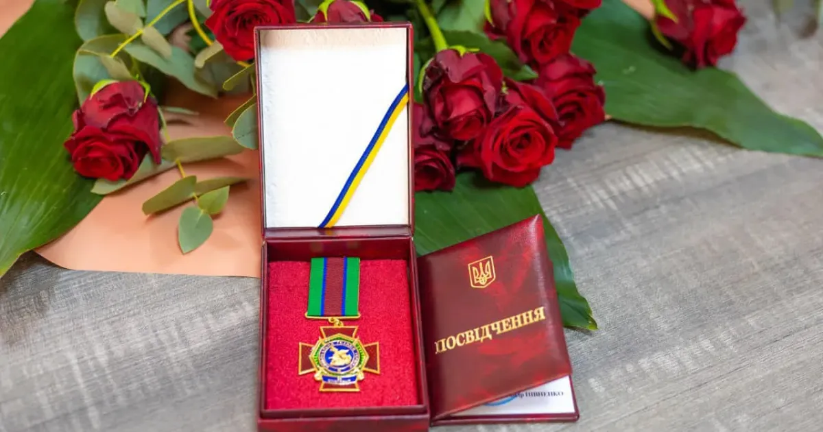 Світлини: Нововодолазька селищна рада Мешканка Нової Водолаги отримала нагороду від Командувача Національної гвардії України на порталі Gromada Group