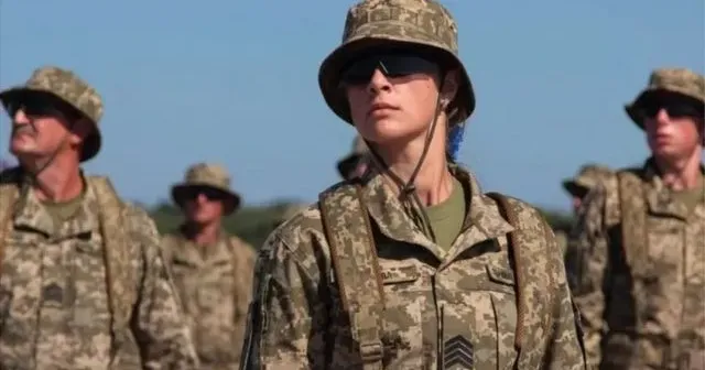 Жінки, які мають спеціальність та/або професію, споріднену з відповідною військово-обліковою спеціальністю, визначеною в переліку, затвердженому Міністерством оборони, та придатні до проходження військової служби за станом здоров’я та віком беруться на військовий облік військовозобов’язаних за їх бажанням