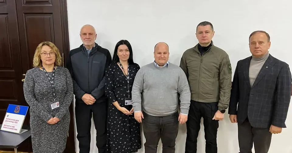 Віюбулася зустріч заступника начальника ХОВА Романа Семенухи з делегацією Данської ради у справах біженців, яка допоможе в організації гуманітарного розмінування територій Харківської області і допомоги ВПО.