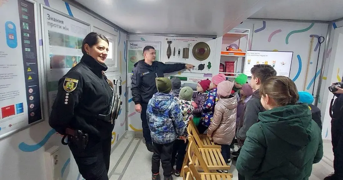 Джерело: Харківська міська рада Мобільний клас безпеки продовжує навчати школярів (фото) на порталі Gromada Group