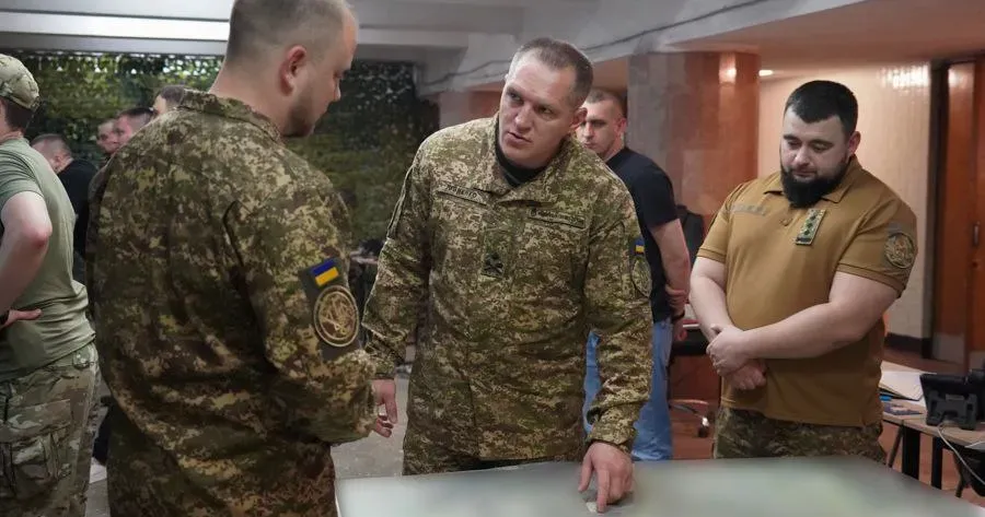 Фото - телеграм / Pivnenko_NGU Командувач Нацгвардії відвідав бійців на Лиманському і Харківському напрямках на порталі Gromada Group