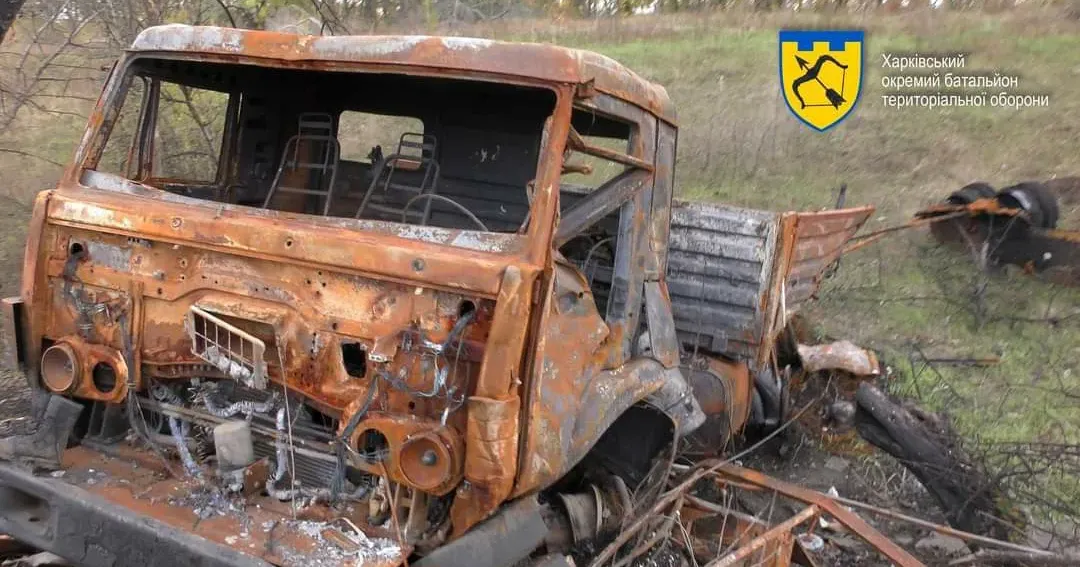 Можна вічно дивитись на три речі: як горить мордорська техніка, як тікають орки та як працює українська артилерія.
Фото зроблені на сході України в зоні відповідальності Харківського окремого батальйону територіальної оборони.