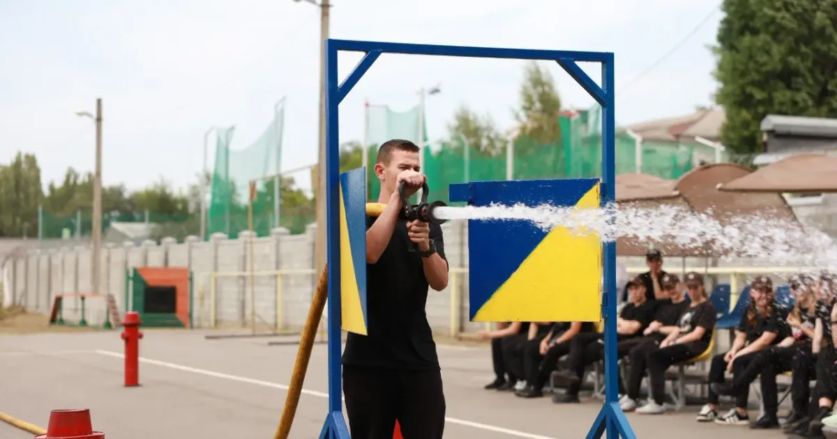 Джерело: ДСНС Майбутні рятувальники: ліцеїсти Дніпропетровщини занурились у професію пожежного на порталі Gromada Group