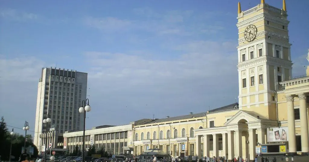 Вокзал Харків - Пасажирський Дівчину з гранатою зупинили на залізничному вокзалі в Харкові на порталі Gromada Group