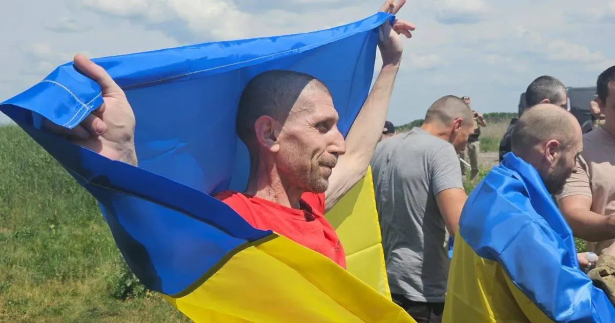 Фото - телеграм / V_Zelenskiy_official Під час обміну полоненими 31 травня додому повернулися шестеро жителів Харківщини на порталі Gromada Group